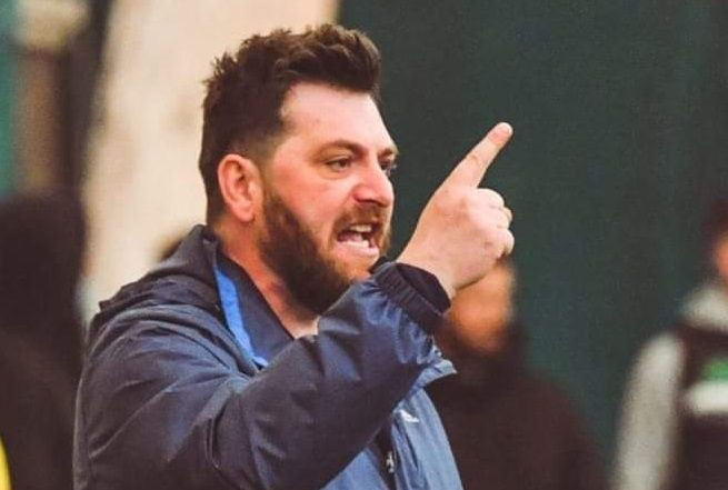 Un rom&acirc;n de succes &icirc;n Anglia. Am luat-o de la zero! Povestea lui Vali, vr&acirc;nceanul care a pus pe picioare un proiect &icirc;n minifotbal