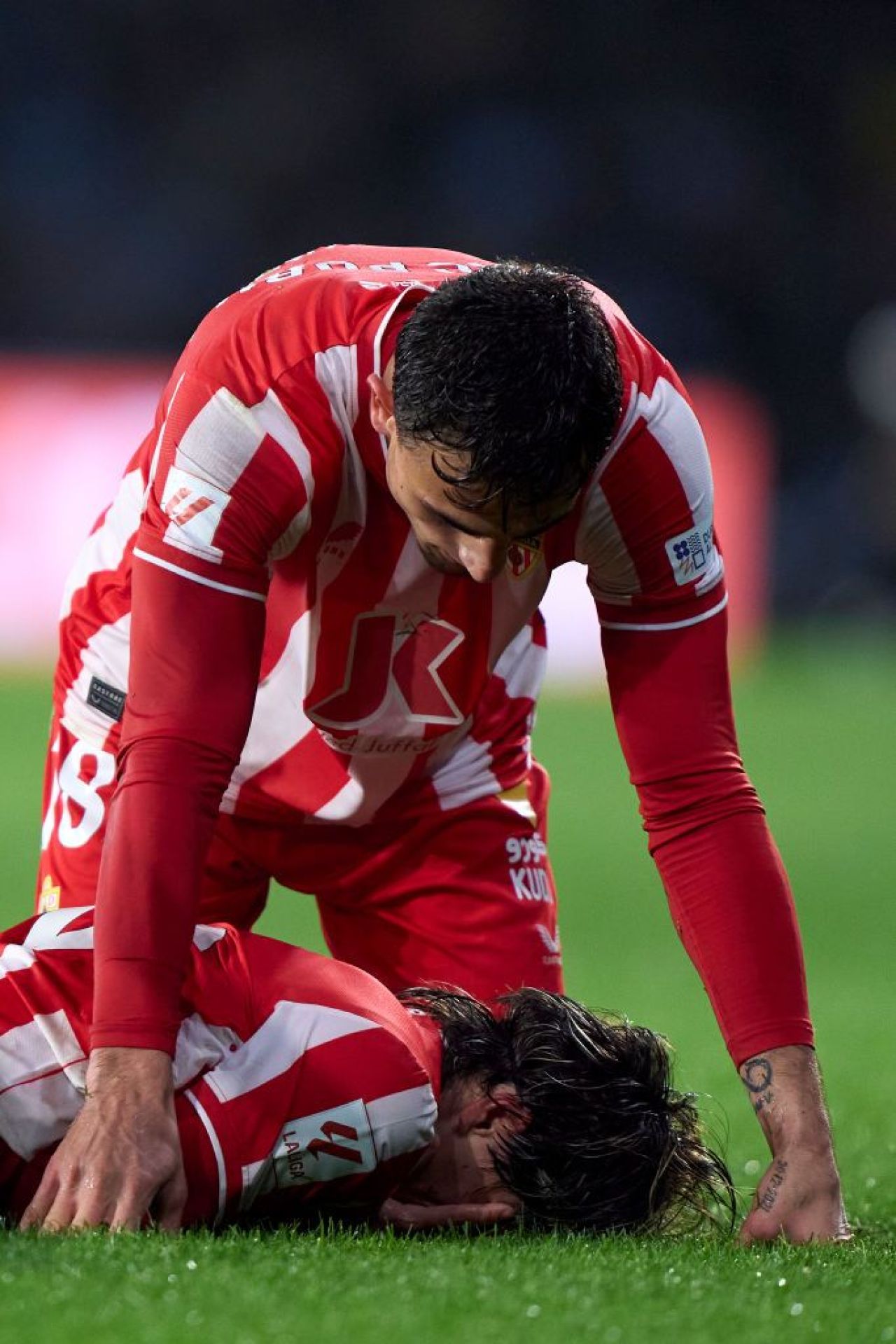 Momente de panică în LaLiga: direct la spital cu guler cervical după ce a fost accidentat de un coechipier_6
