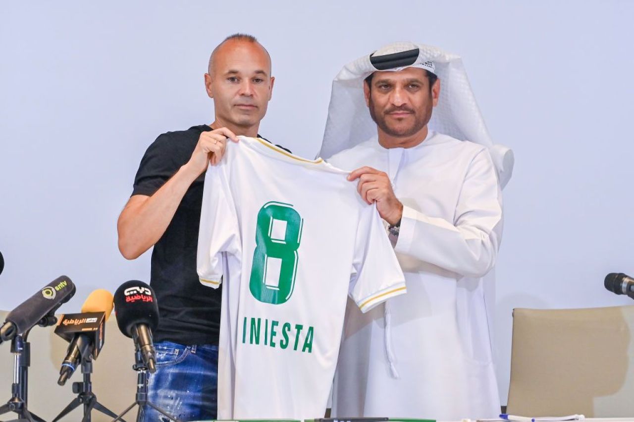 Andres Iniesta a ajuns la 1000 de meciuri: niciun cartonaș roșu, 38 de trofee, campion mondial și european!_5