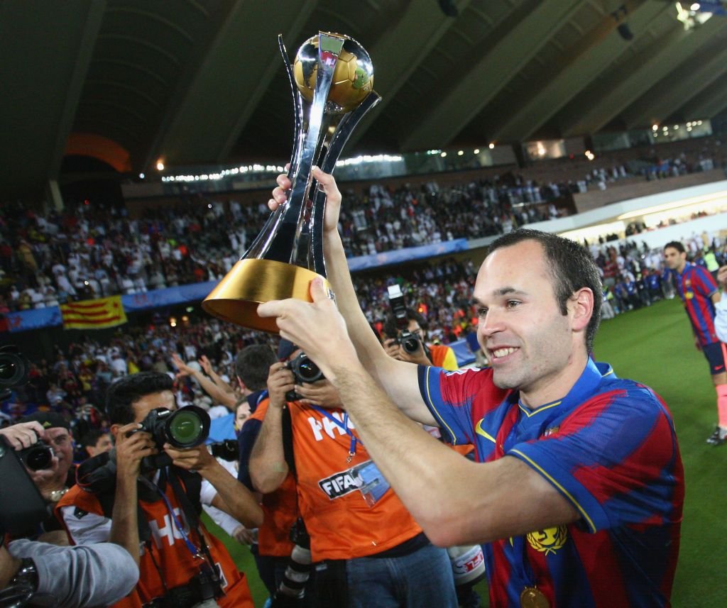 Andres Iniesta a ajuns la 1000 de meciuri: niciun cartonaș roșu, 38 de trofee, campion mondial și european!_7