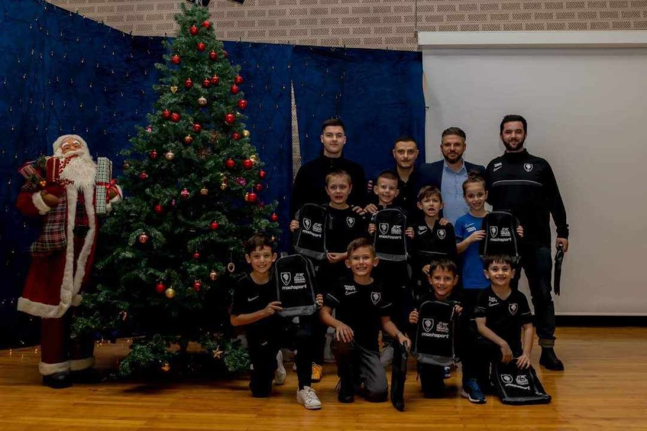 ”Banda” de puști români care a speriat Austria cu scoruri ca 30-0 sau 24-2! ”Prestația lor mă face să cred că vom câștiga și cu Red Bull Salzburg”_6