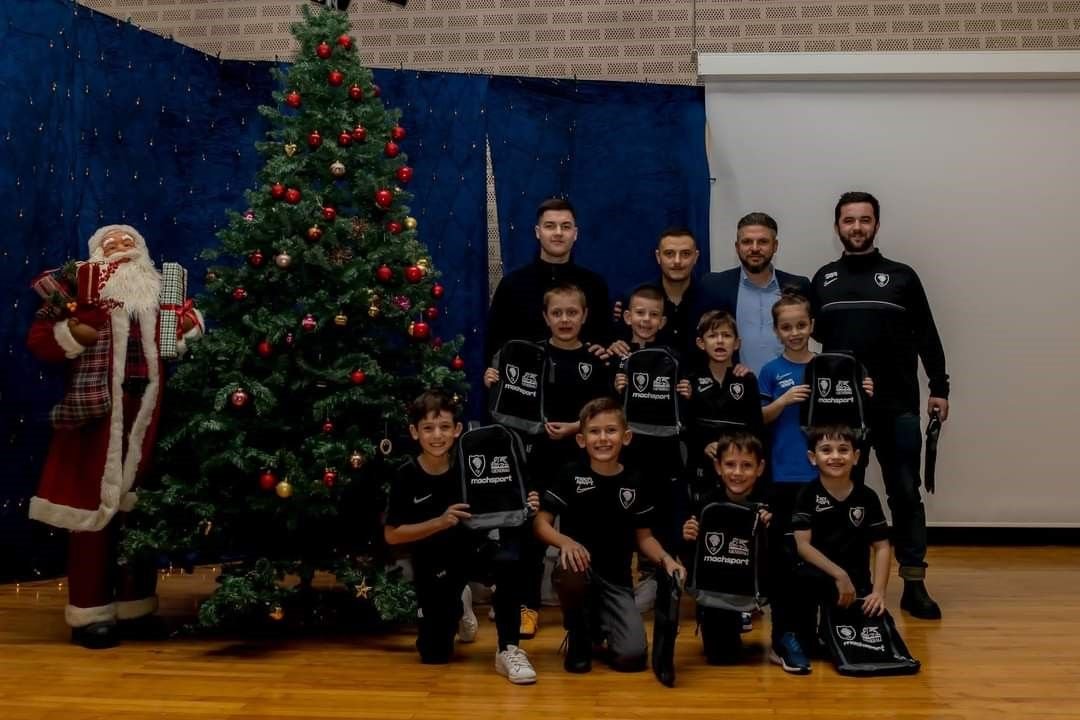 ”Banda” de puști români care a speriat Austria cu scoruri ca 30-0 sau 24-2! ”Prestația lor mă face să cred că vom câștiga și cu Red Bull Salzburg”_17