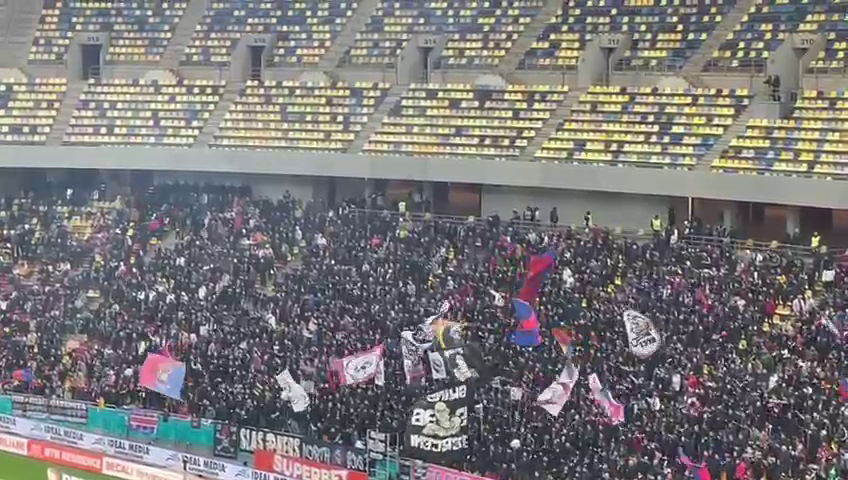 Sunt mama si fiica, dar lumea le considera surori. Diferenta de varsta nu poate fi ghicita