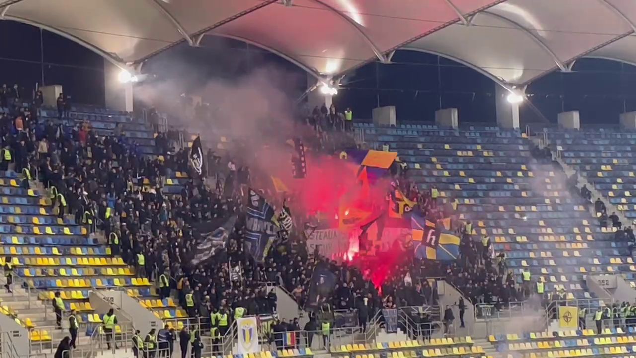 Galeria Petrolului, banner cu venin îndreptat spre FCSB!_17