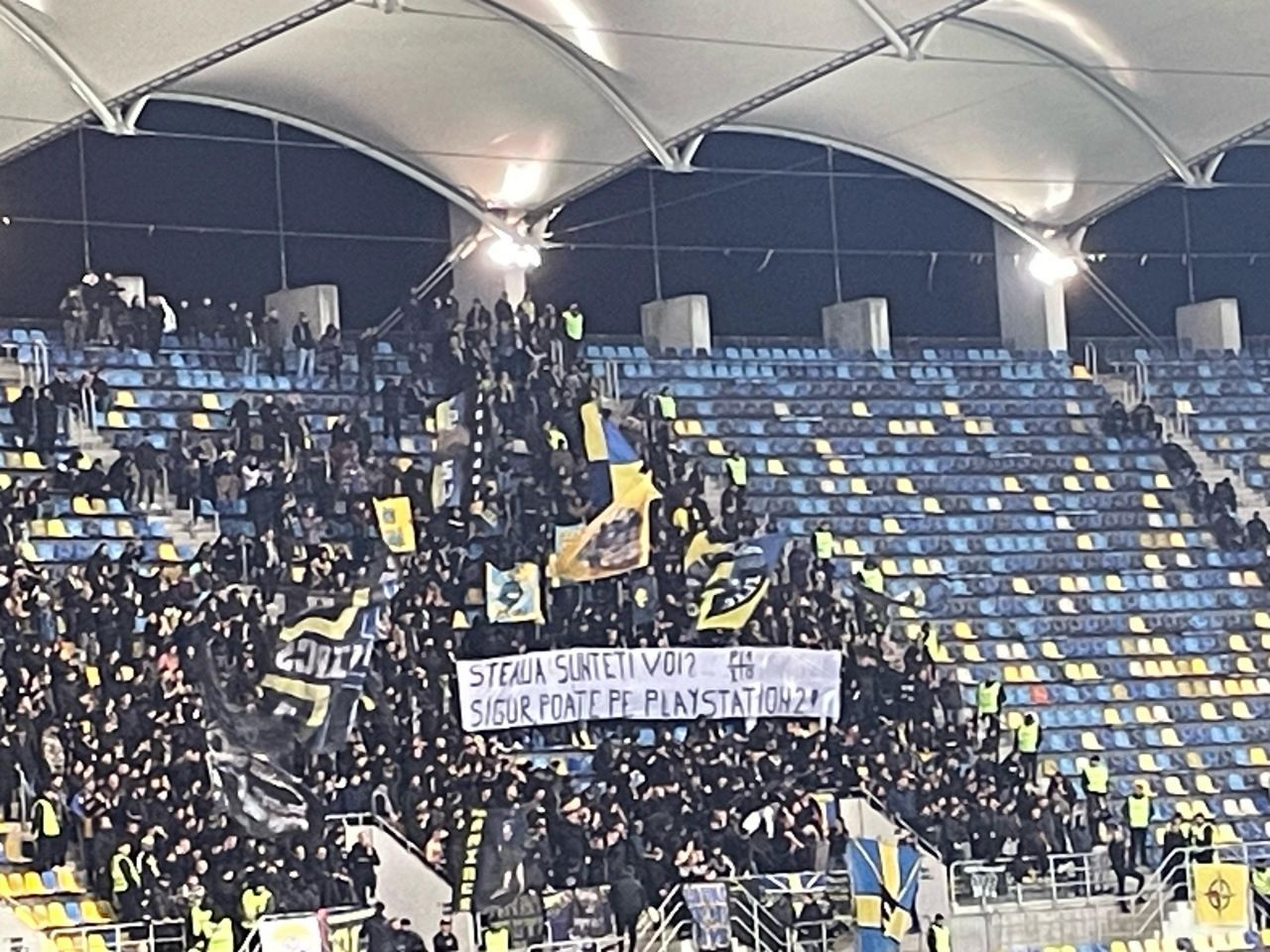 Galeria Petrolului, banner cu venin îndreptat spre FCSB!_20