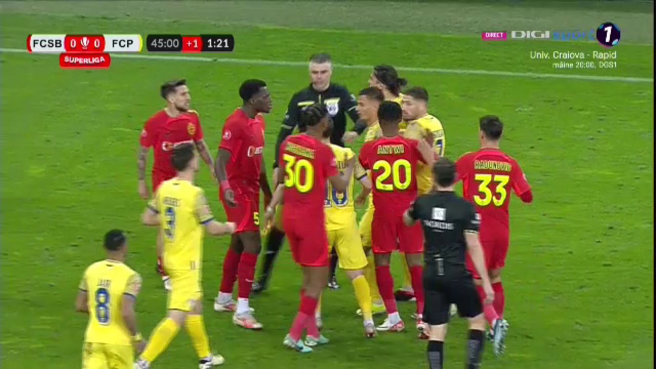 Spirite încinse pe Arena Națională! ”Centralul” a arătat două cartonașe în urma unei altercații de pe teren_3