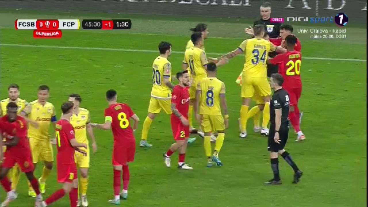 Spirite încinse pe Arena Națională! ”Centralul” a arătat două cartonașe în urma unei altercații de pe teren_10