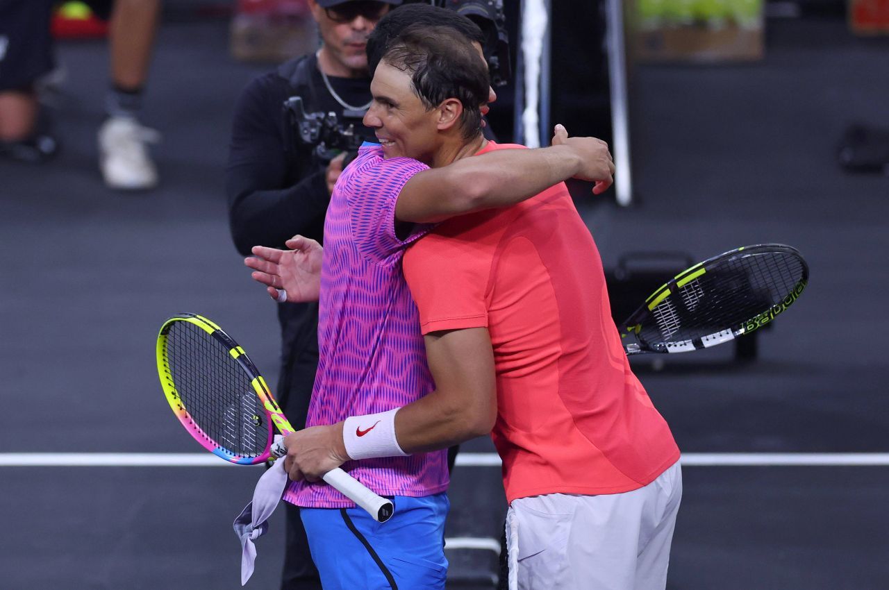 Duelul Generațiilor! Carlos Alcaraz îl depășește pe Rafa Nadal într-un meci de excepție la Las Vegas_1