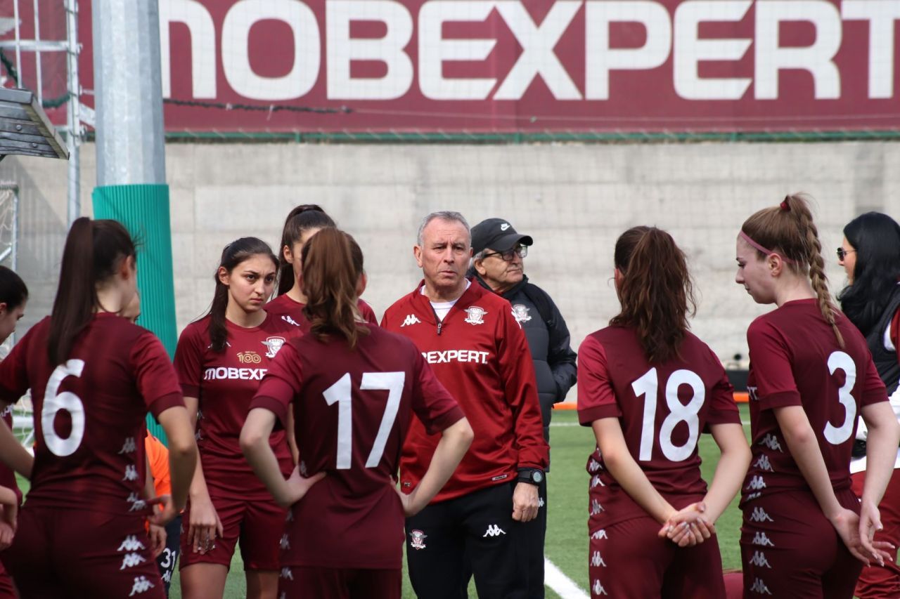 A lucrat 35 de ani ca antrenor la Rapid, acum a preluat echipa feminină: