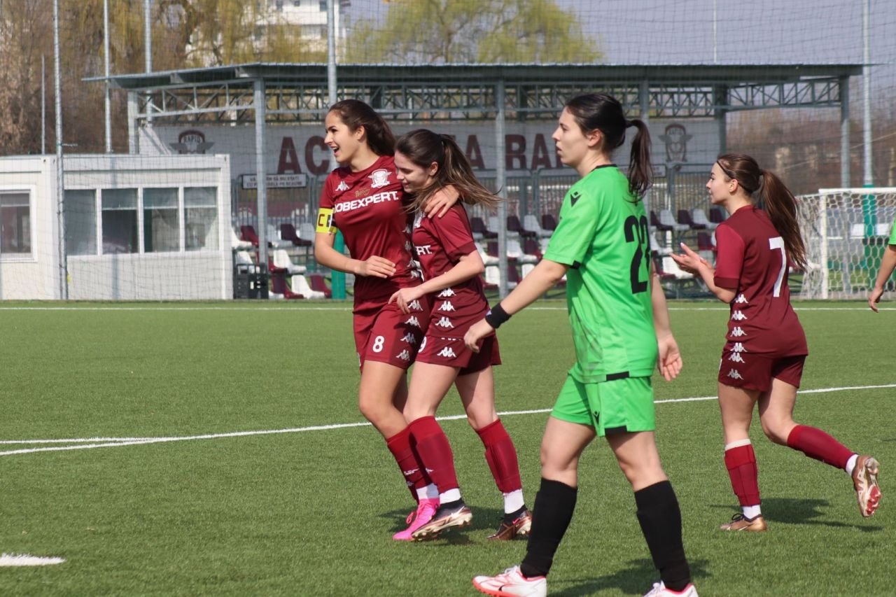 A lucrat 35 de ani ca antrenor la Rapid, acum a preluat echipa feminină: 
