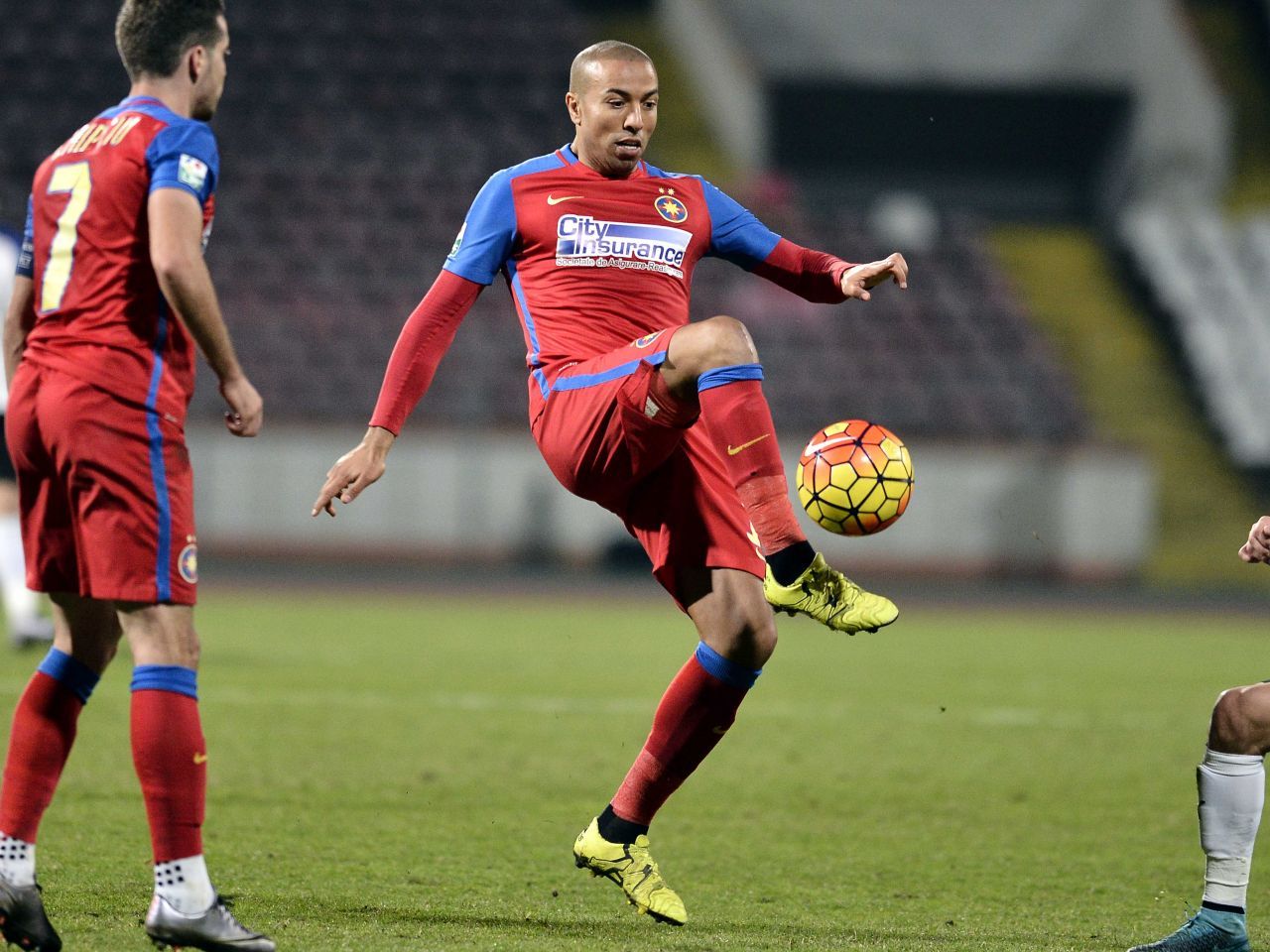 Starul care a plecat supărat de la FCSB trăiește acum pe picior mare: face poze cu Mbappe și joacă alături de Figo_3