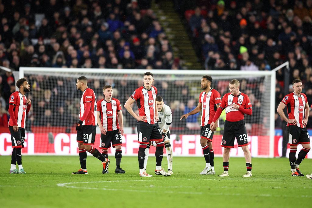 Scene uluitoare &icirc;n Premier League: &icirc;n minutul 17, fanii au plecat de la stadion, iar antrenorul a făcut schimbare