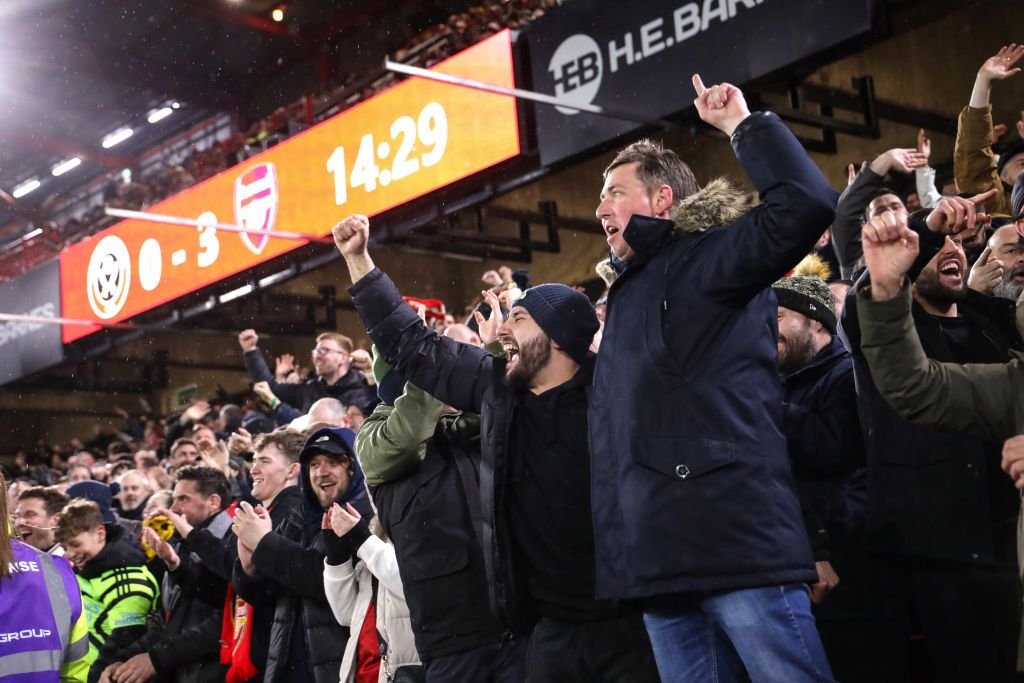 Scene uluitoare în Premier League: în minutul 17, fanii au plecat de la stadion, iar antrenorul a făcut schimbare_3