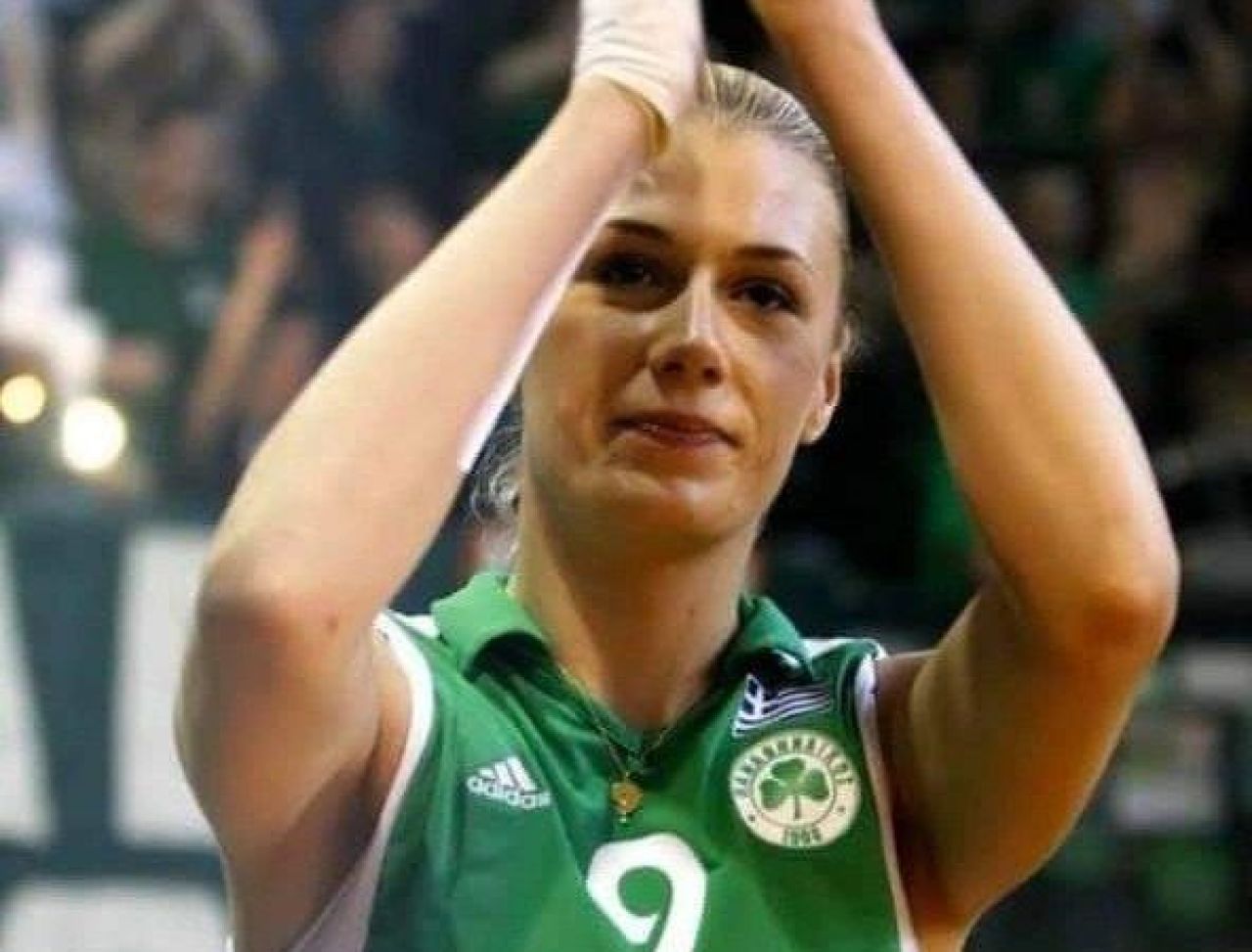 A murit Ruxandra Dumitrescu, numărul 9 devenit un idol la Panathinaikos! Grecii i-au retras tricoul în semn de respect_1