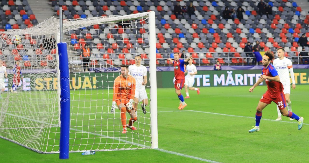 5-0 și fani de 10! Coregrafie suprarealistă a fanilor Stelei la meciul cu Pandurii: „Umbrele provoacă frică!”_10