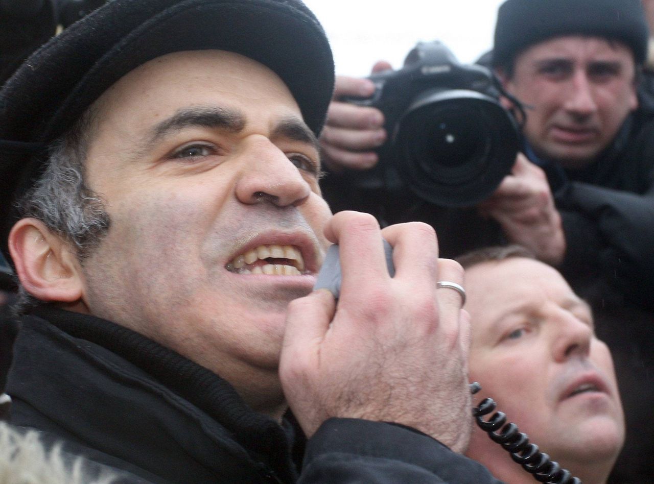 Halucinant! Vladimir Putin l-a pus pe campionul mondial la șah Garry Kasparov pe lista de ”teroriști și extremiști” din Rusia_8
