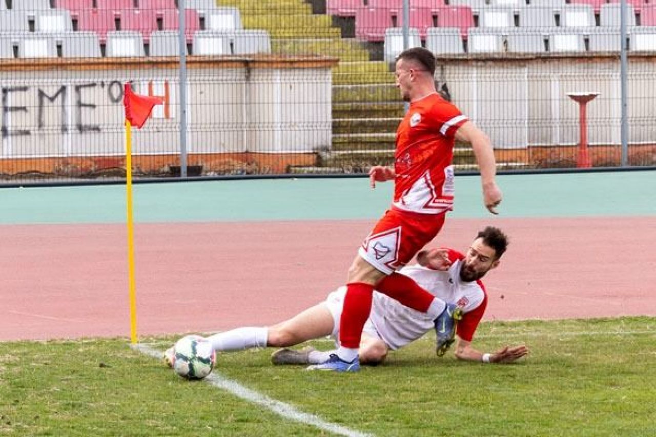 Începe și fotbalul adevărat! Liga 3 se reia azi, cu CS Dinamo, FC Bihor sau Gloria Bistrița printre liderii seriilor + toate clasamentele_5