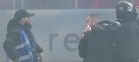 Bătaie pe teren chiar înainte de Dinamo - UTA! Jandarmii au intervenit_5