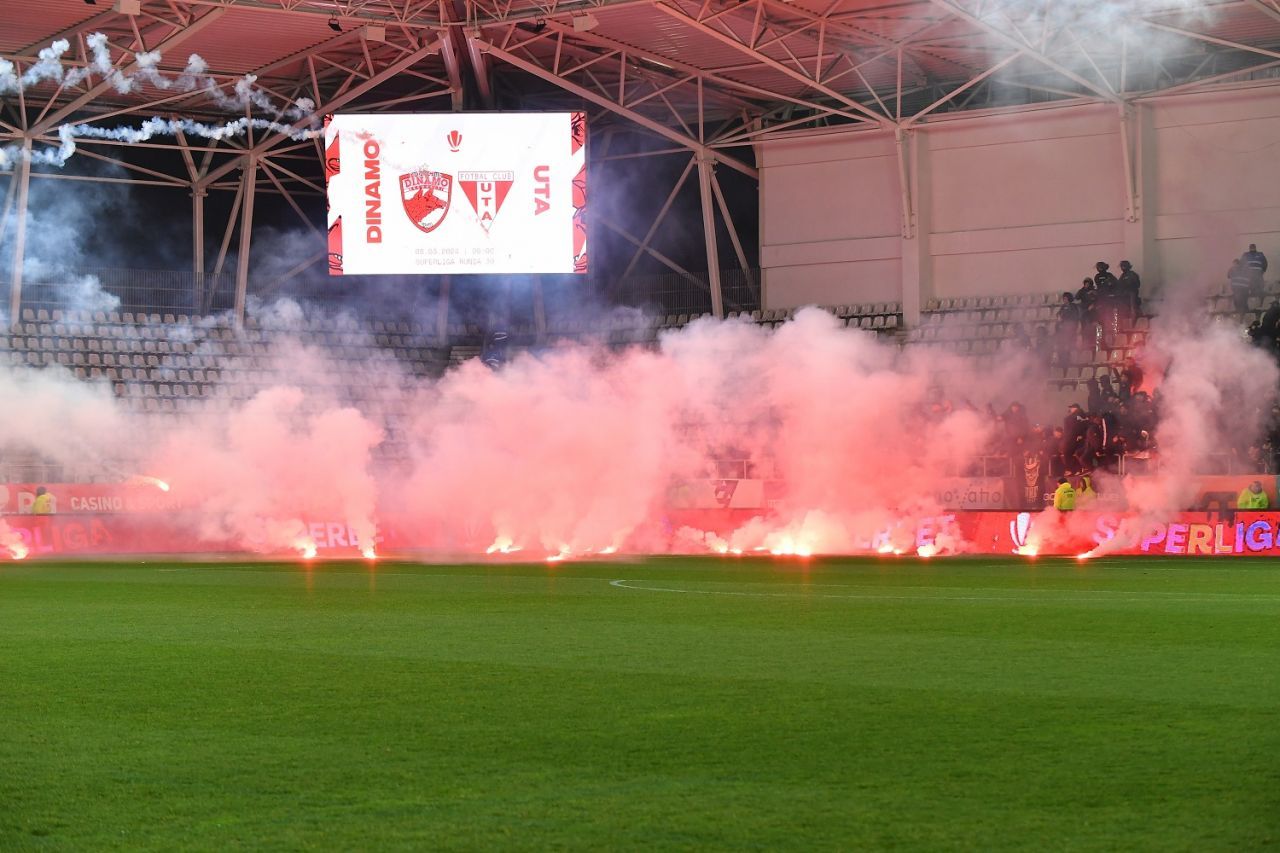 Răzvan Patriche a reacționat după ce suporterii s-au bătut chiar pe gazon, înainte de Dinamo - UTA Arad_4