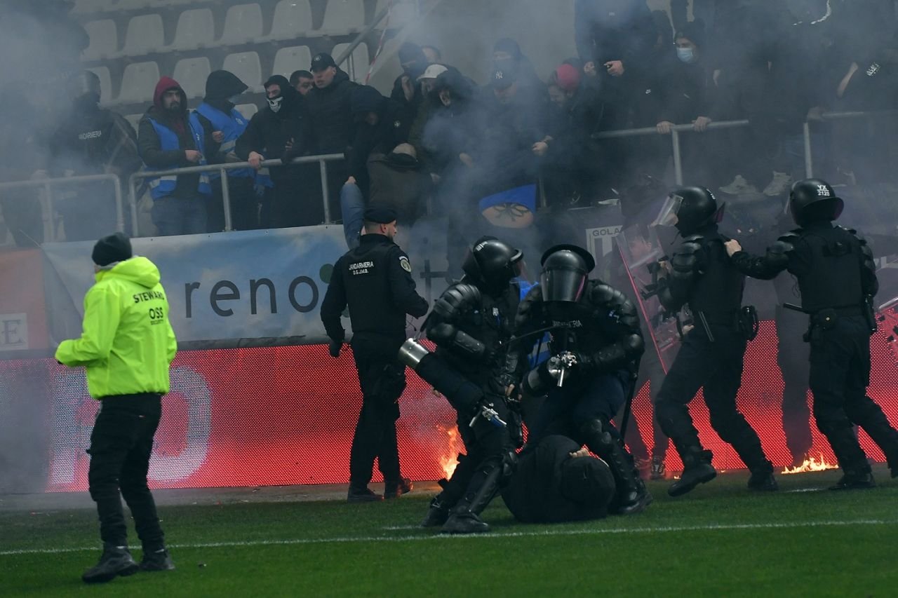 Andrei Nicolescu dă vina pe MApN și CSA Steaua pentru bătaia de la Dinamo - UTA Arad: ”Moral, sunt responsabili”_15