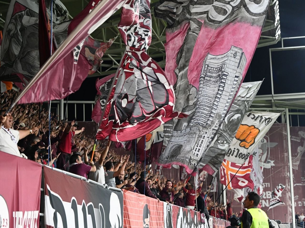 &rdquo;Sold-out!&rdquo;. Rapid a anunțat c&acirc;te bilete s-au v&acirc;ndut pentru meciul cu FCSB