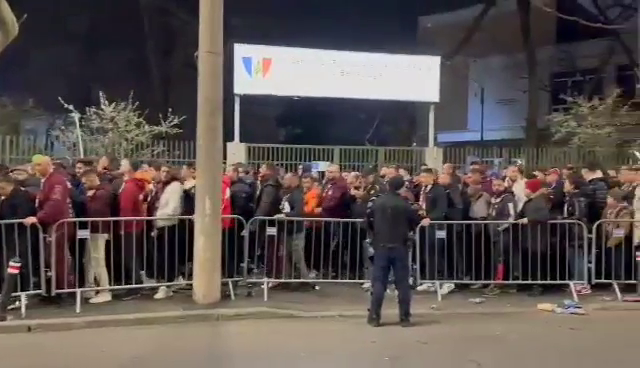 Momente tensionate înaintea derby-ului Rapid - FCSB! Cozi imense la stadion, mii de suporteri nervoși_4