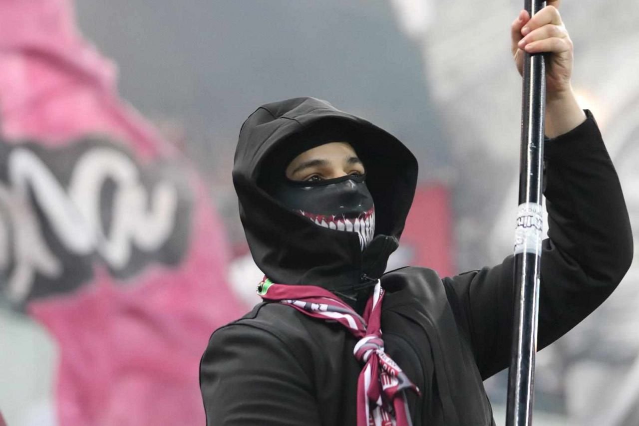 Atmosferă incendiară înainte de startul derby-ului Rapid - FCSB! Cum a arătat duelul galeriilor, în tribune_14