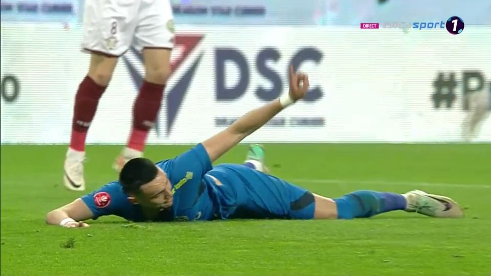 Galben cum rar se vede în Rapid - FCSB! Șut a vrut să fie fairplay, dar Hațegan l-a sancționat_3