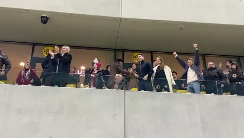 Dan Sucu a sărit &icirc;n aer de entuziasm după golul lui Paul Iacob