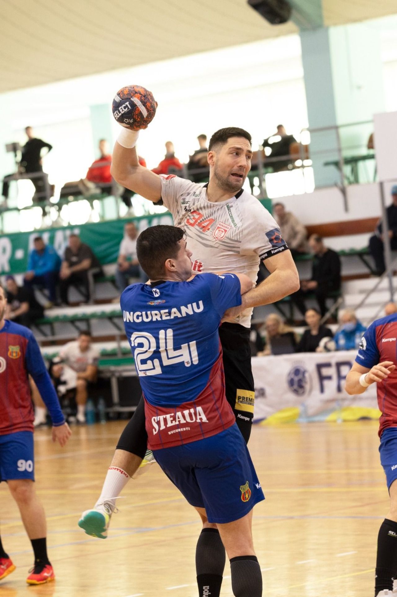 Dinamo - Steaua 42-26 în ”Eternul derby” al handbalului românesc! Cine este ”dulăul” care a înscris 15 goluri_4