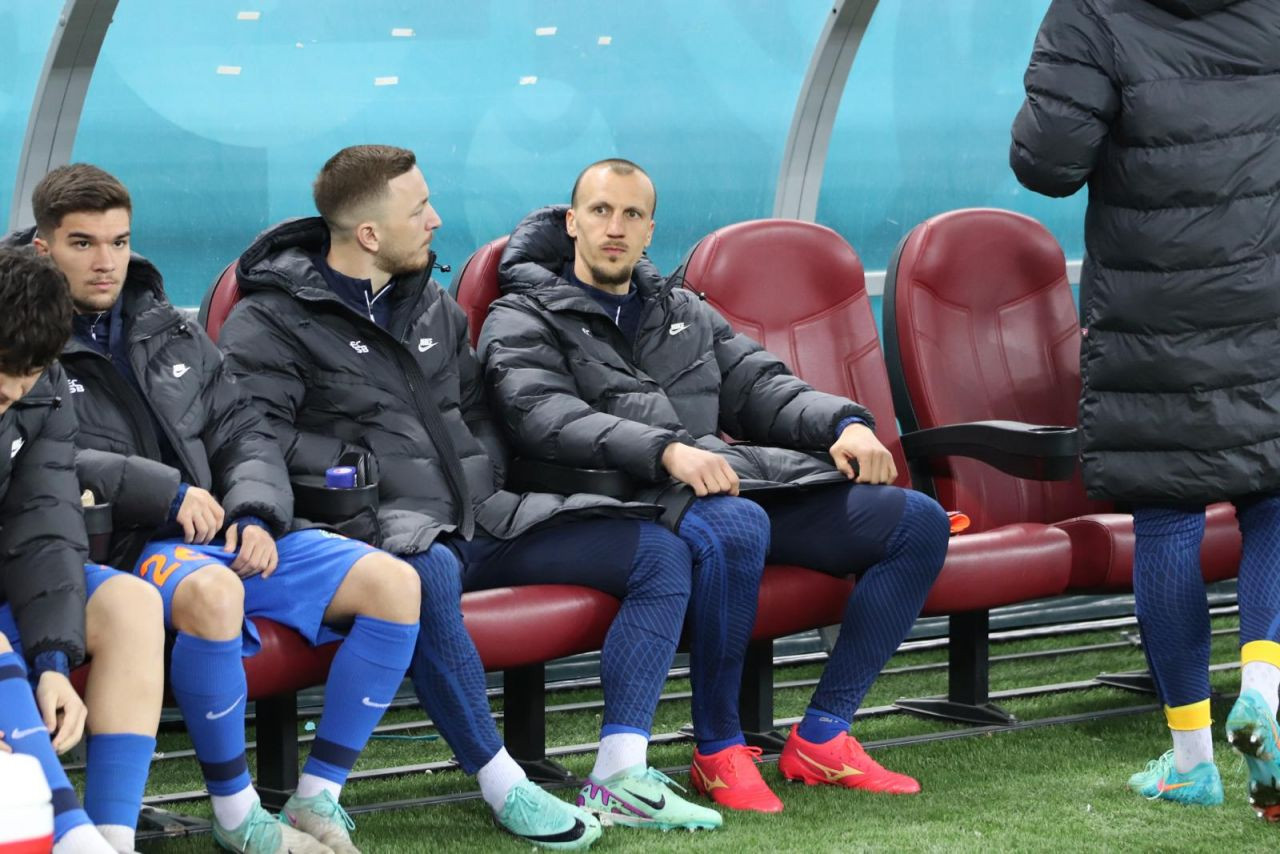 Edi Iordanescu nu-i da nicio sansa jucatorului preferat de Dan Petrescu! Cine este fotbalistul care n-a mai jucat niciun minut la CFR