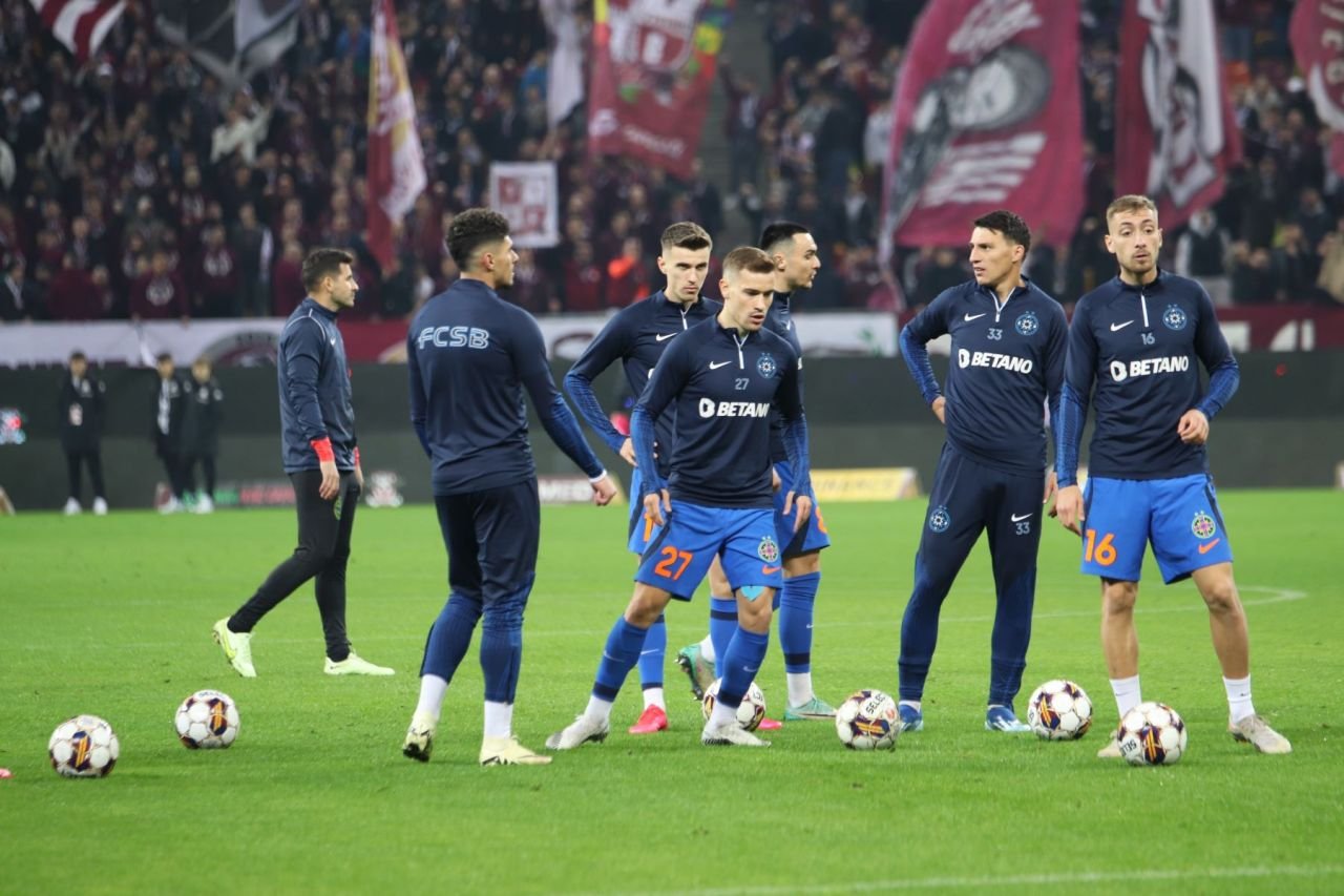 Derby-ul în imagini. Spectacol în tribună, 