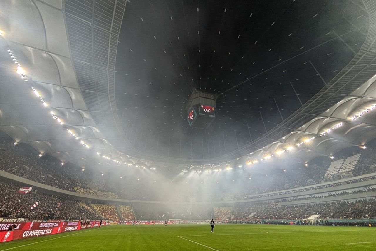 Derby-ul în imagini. Spectacol în tribună, 