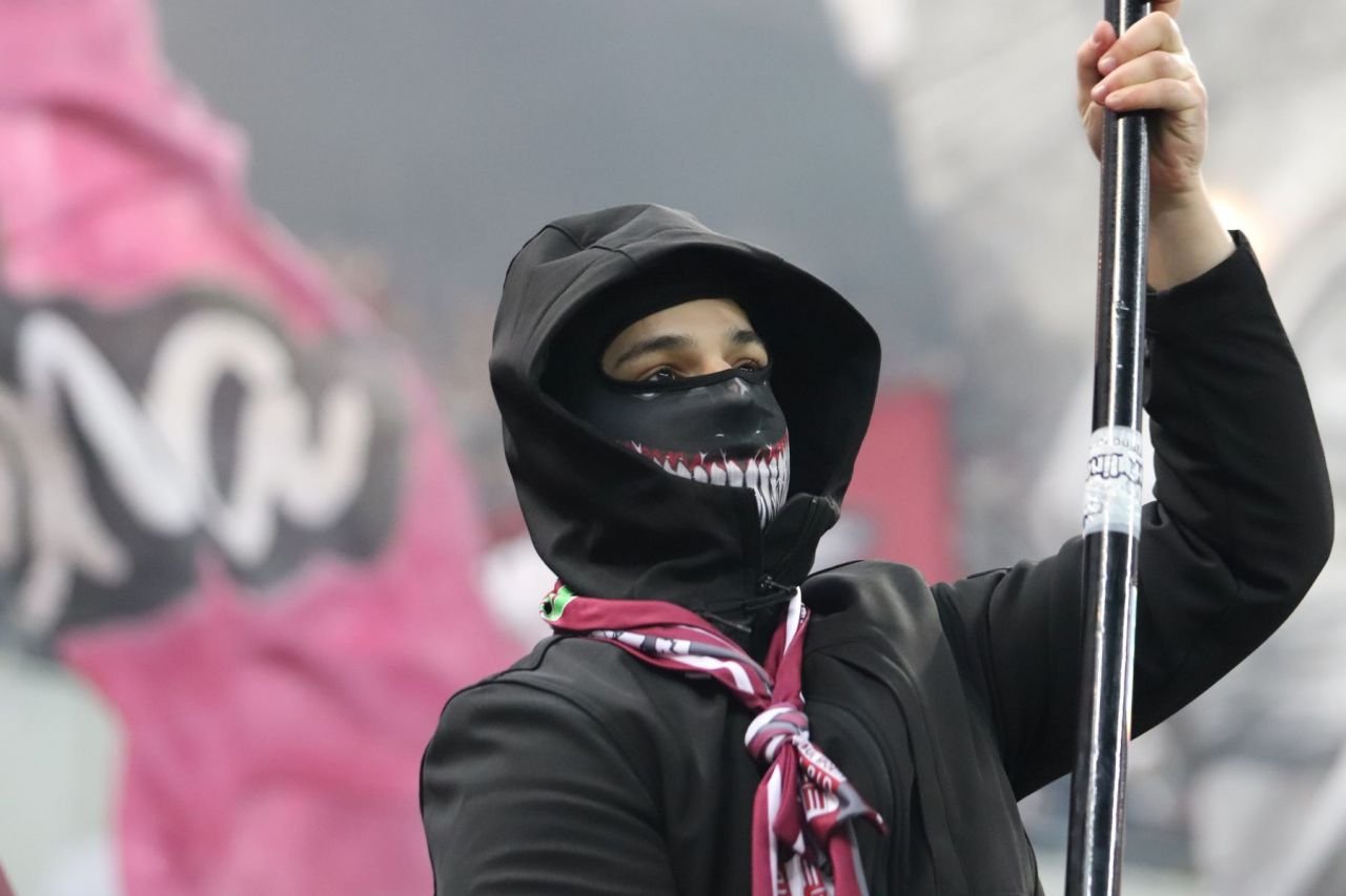 Derby-ul în imagini. Spectacol în tribună, 