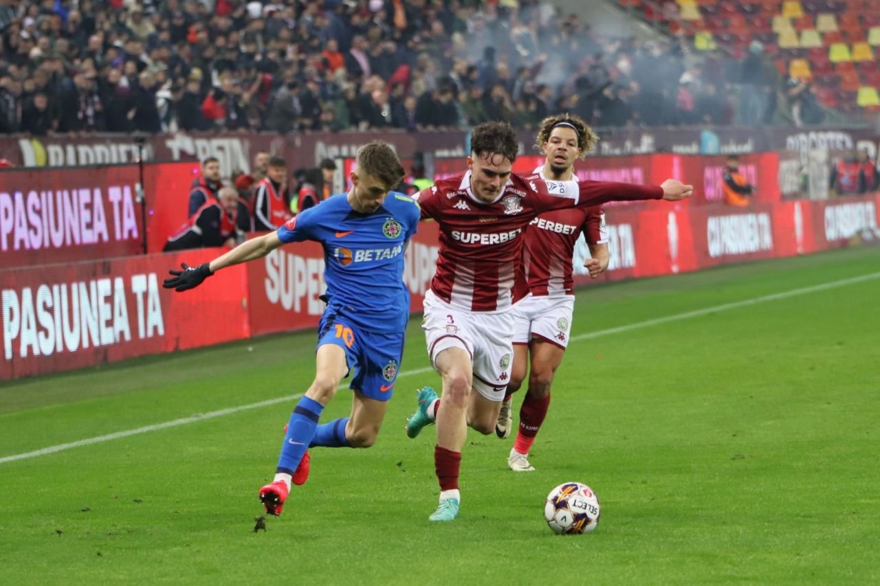 Derby-ul în imagini. Spectacol în tribună, 