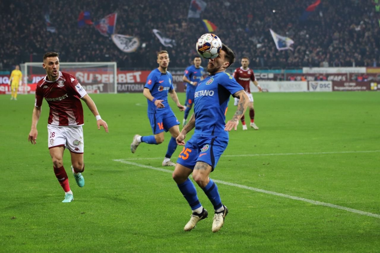 Derby-ul în imagini. Spectacol în tribună, 