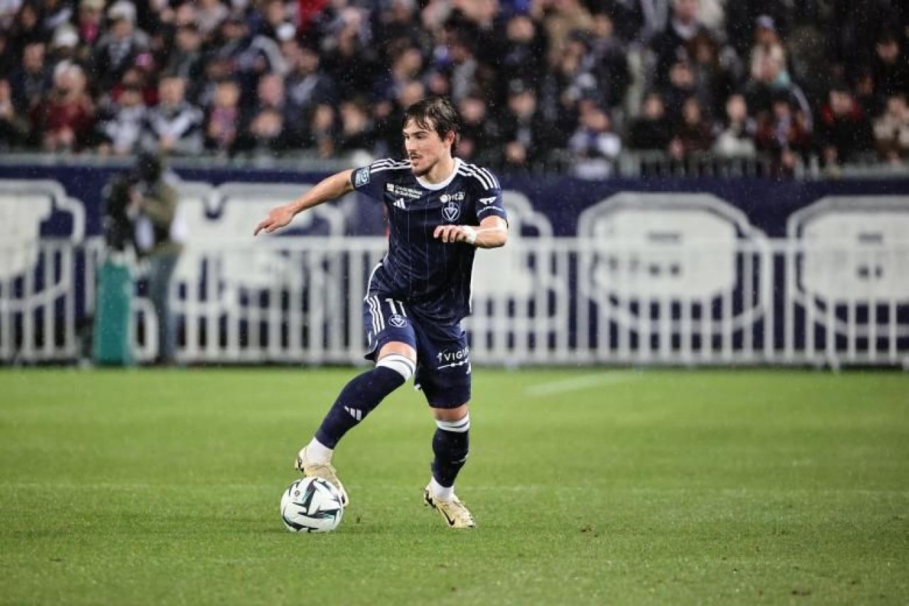 Alexi Pitu, titular pe un post neobișnuit și printre cei mai buni de pe teren la Bordeaux! ”Notre petit prince Roumain”_3