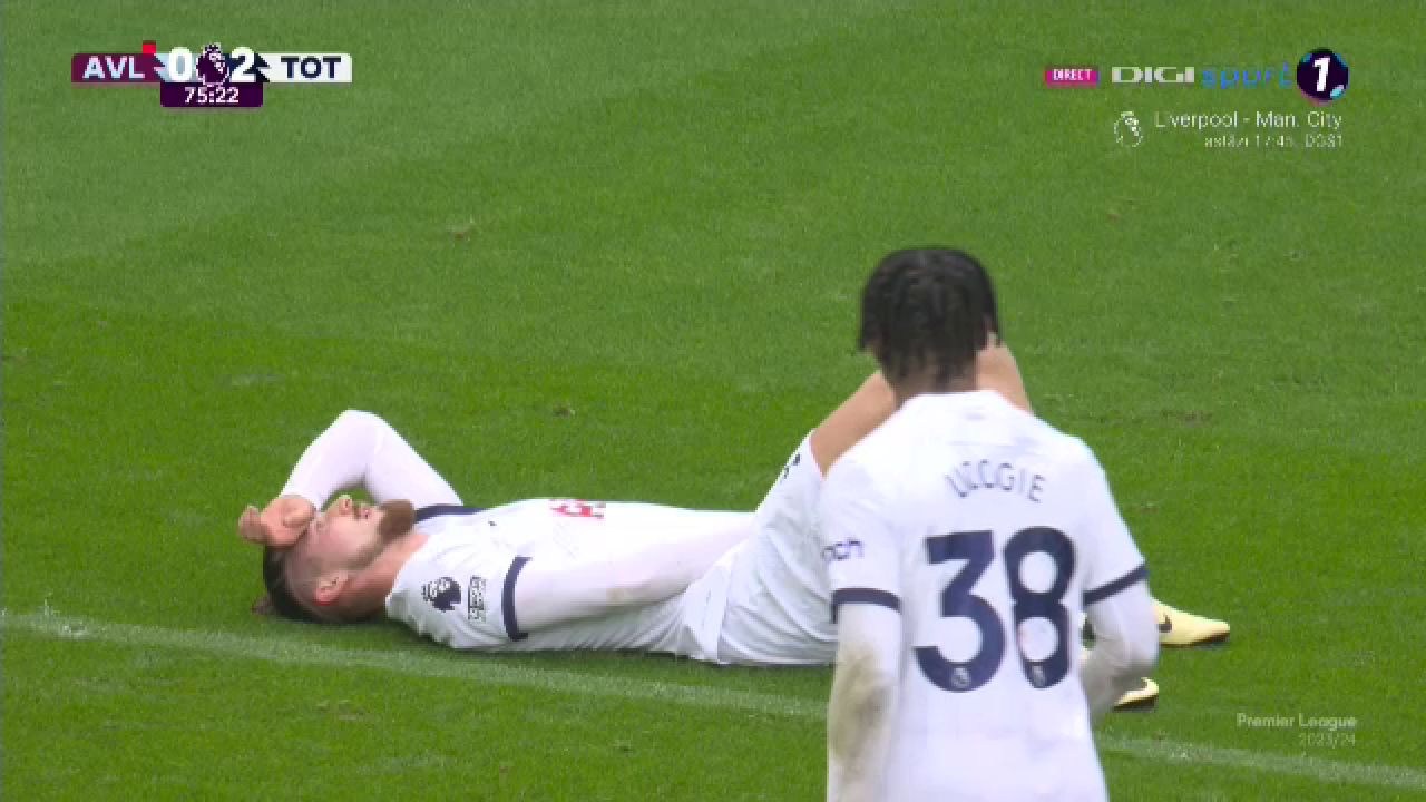 Sub centură! Radu Drăgușin a încasat o lovitură zdravănă în Aston Villa - Tottenham și s-a trântit pe gazon_4