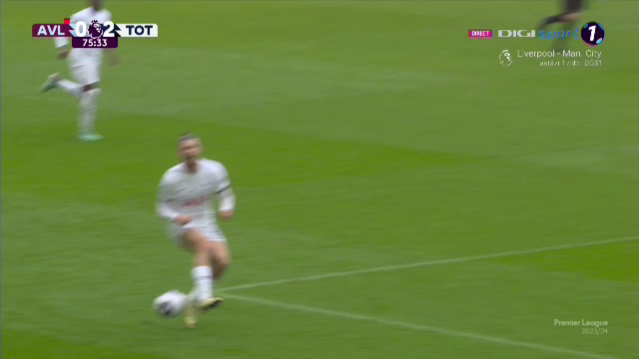 Sub centură! Radu Drăgușin a încasat o lovitură zdravănă în Aston Villa - Tottenham și s-a trântit pe gazon_20