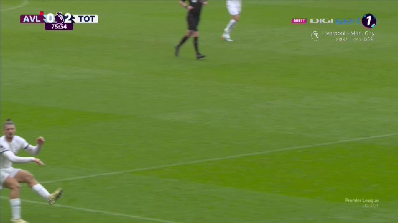 Sub centură! Radu Drăgușin a încasat o lovitură zdravănă în Aston Villa - Tottenham și s-a trântit pe gazon_23