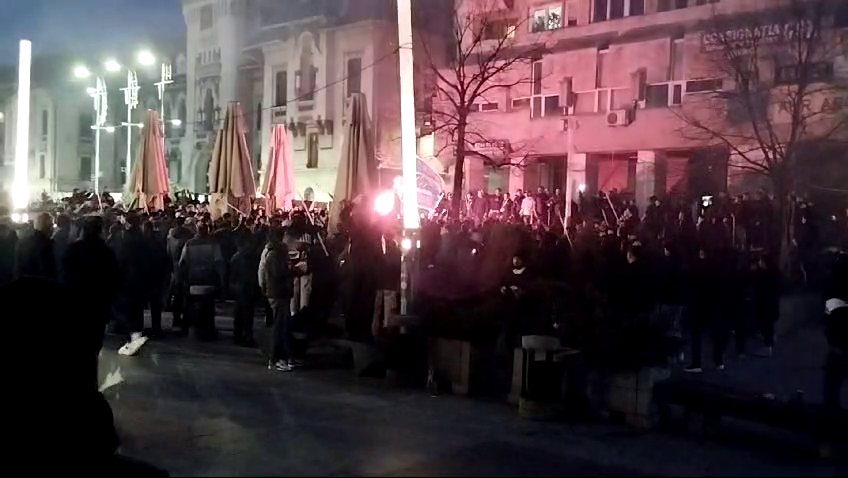 Fanii Universității Craiova au făcut show înainte de derby-ul cu FCU! Atmosferă genială în centrul orașului_22