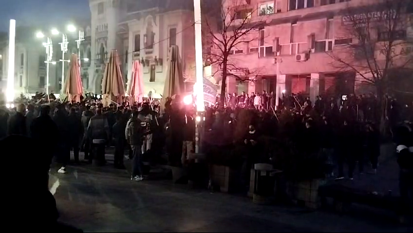 Fanii Universității Craiova au făcut show înainte de derby-ul cu FCU! Atmosferă genială în centrul orașului_23