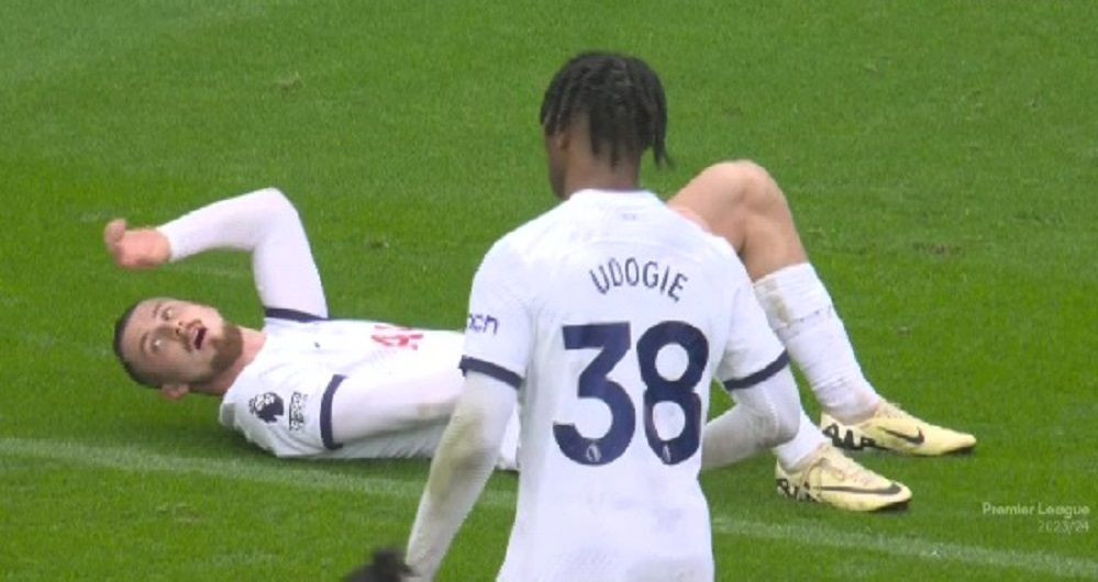 Analiză pas cu pas a lui Drăgușin &icirc;n presa din Anglia: De neclintit! A &icirc;ncasat și o lovitură pentru echipă unde niciun bărbat nu și-ar dori