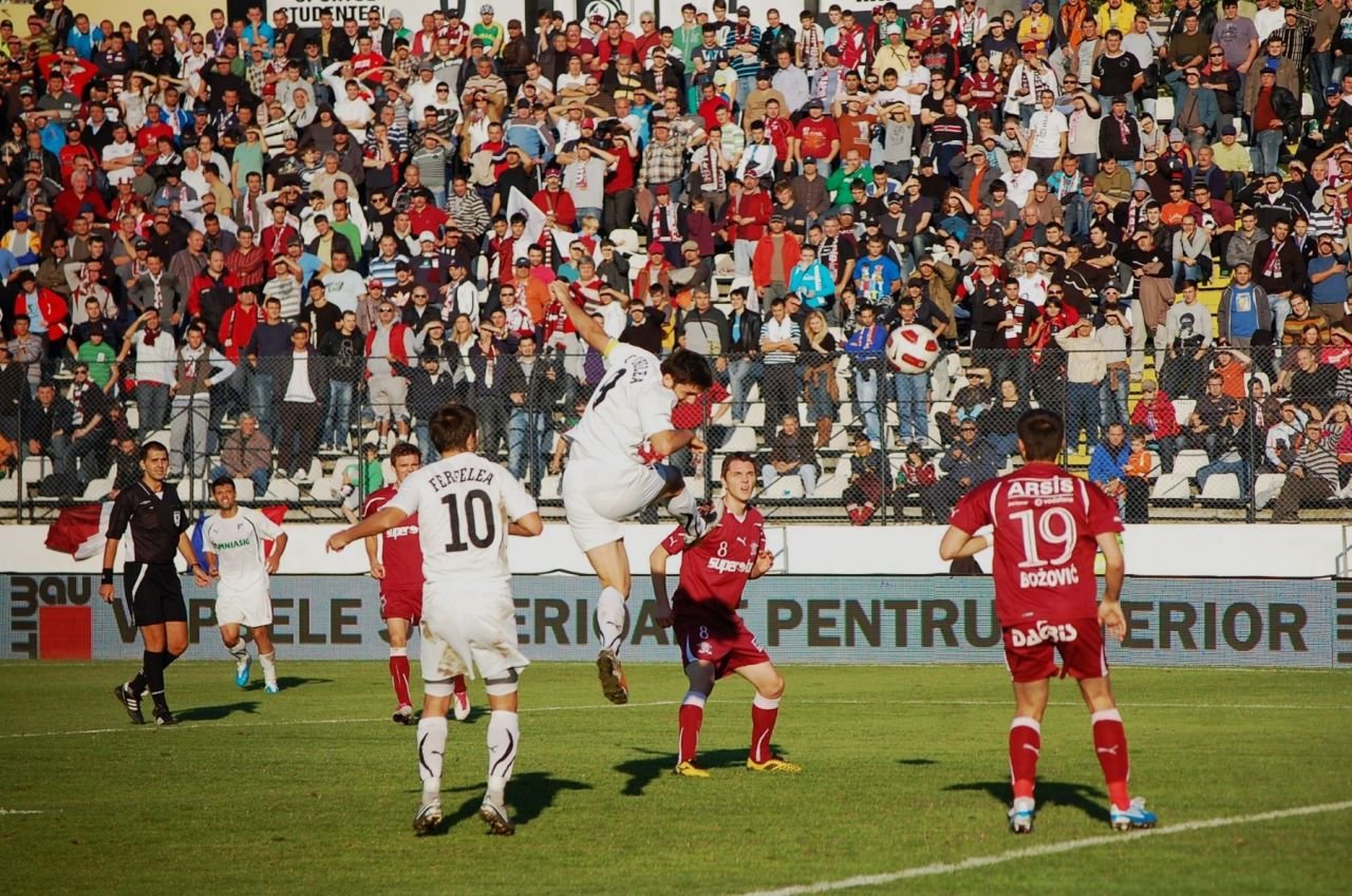 Cum arată acum Stadionul Regie, unde au făcut spectacol Gică Hagi, Mircea Sandu și 