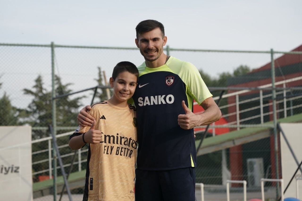 Florin Niță e 'Omul Păianjen' din Turcia. 