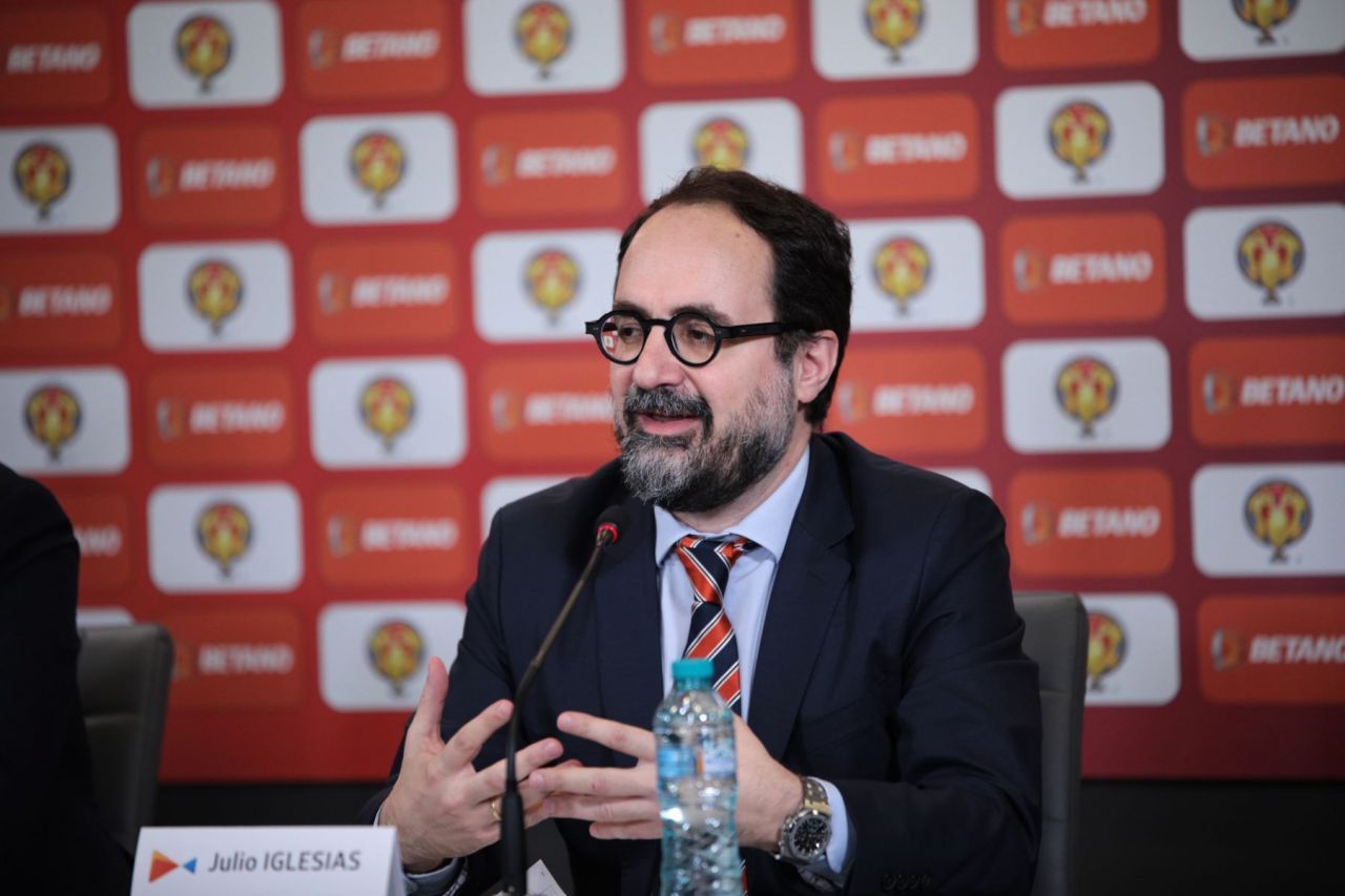 Burleanu a semnat un nou contract cu o firmă de pariuri.