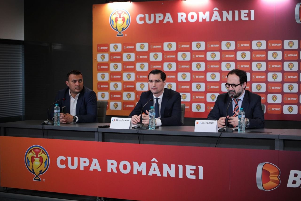 Ele imblanzesc MASTODONTII pe roti! Cele mai SEXY romance soferite de TIR, adunate la un loc_11