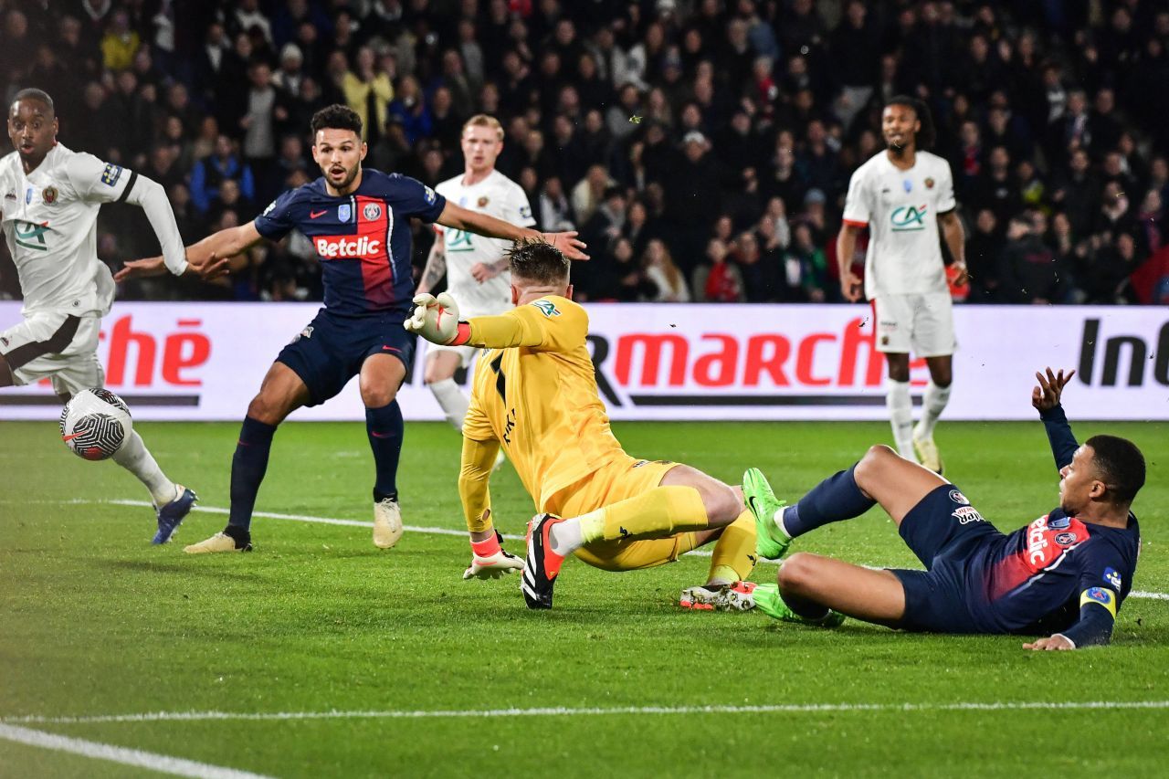 Kylian Mbappe, ca în vremurile bune la PSG: integralist, căpitan, marcator!_2