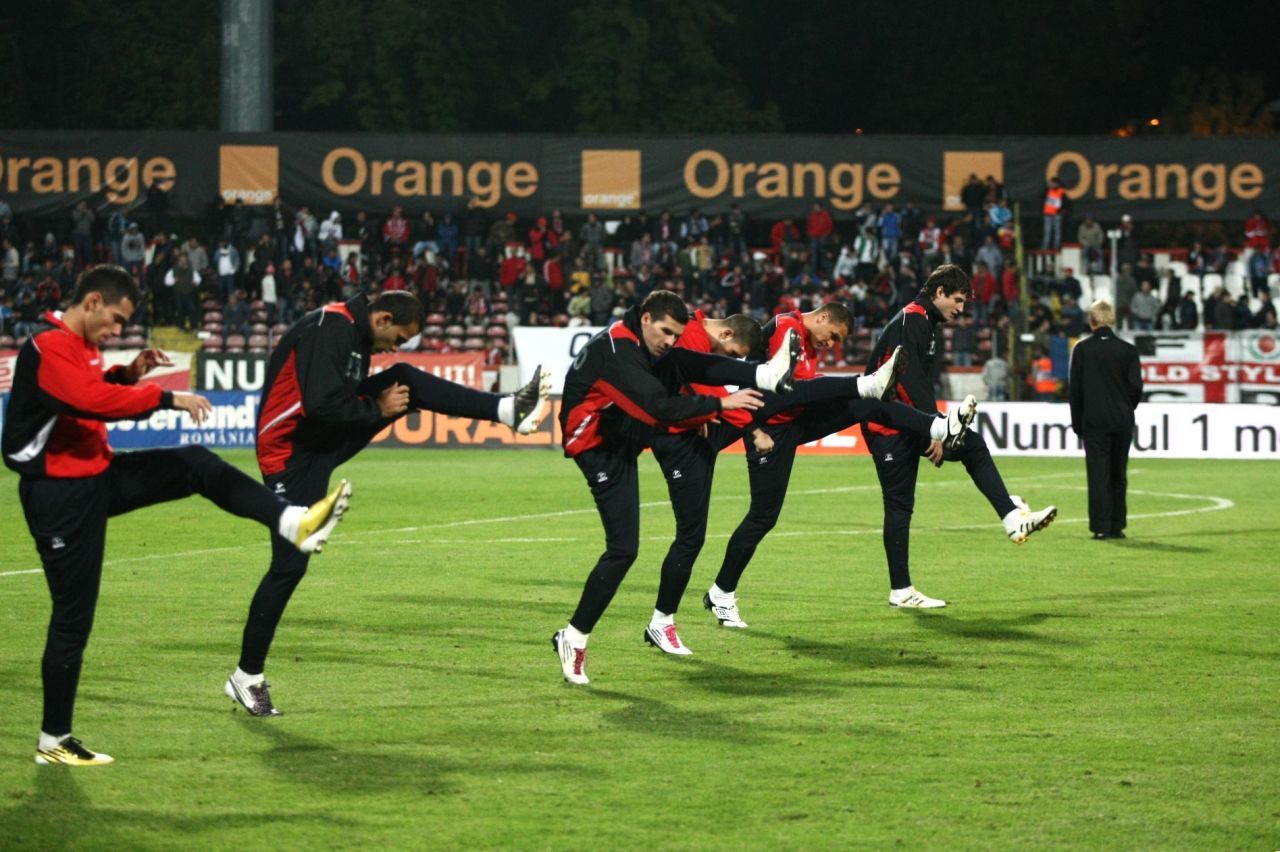 Dinamo este bună de plată! Cât costă daunele cauzate de suporteri din Dinamo - UTA Arad 1-0_4
