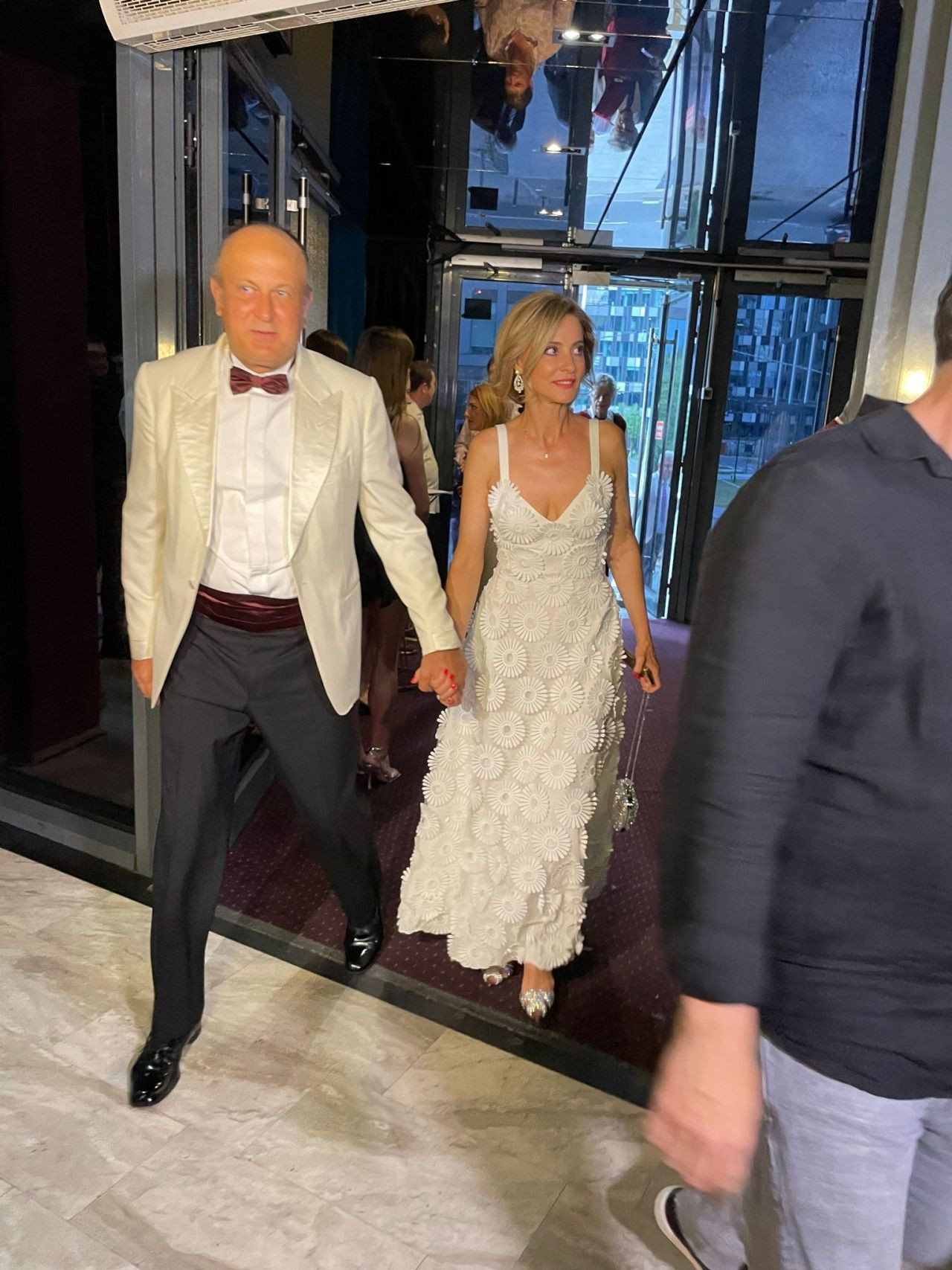 VIDEO Au descoperit GIGANTUL! Cel mai mare DINOZAUR din istorie se ascunde sub o stanca. Sapaturile sunt INTERMINABILE